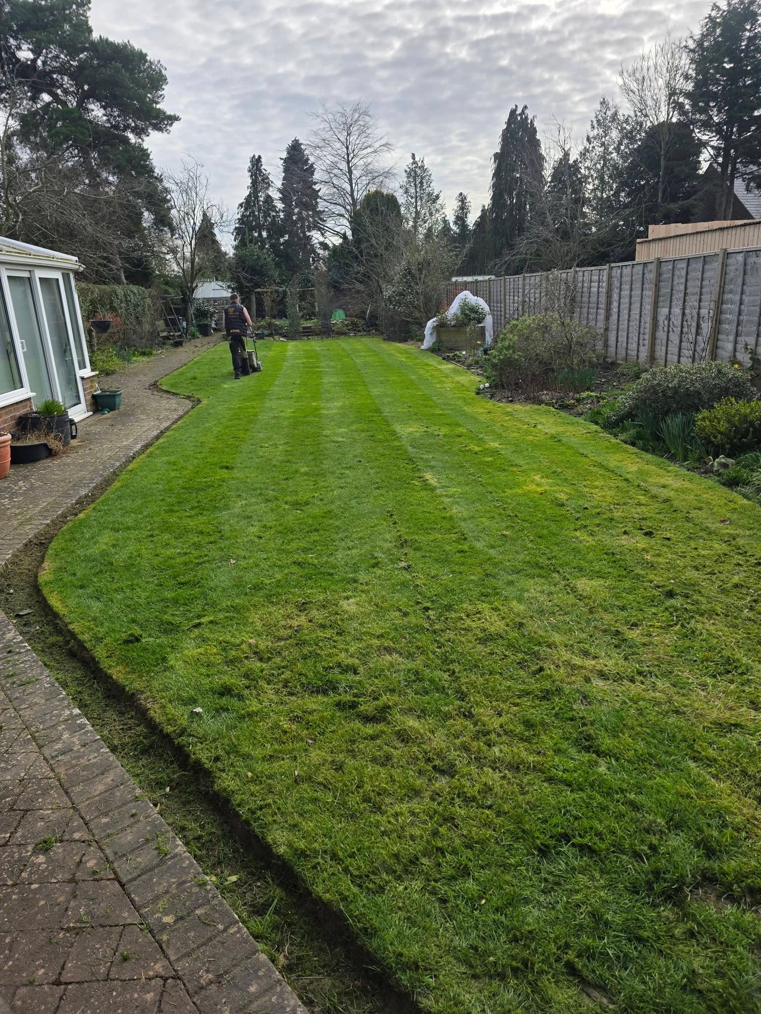 Professional garden maintenance in Sleaford